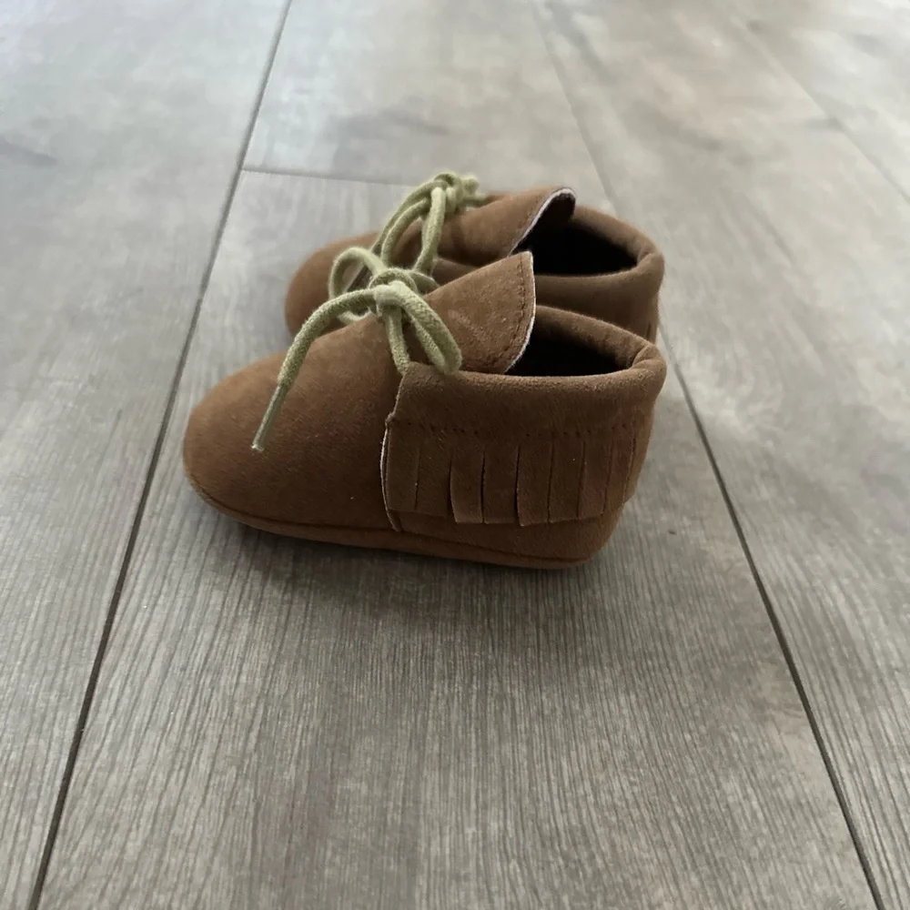 Boutique baby moccasins 0-6 months WELL MADE
